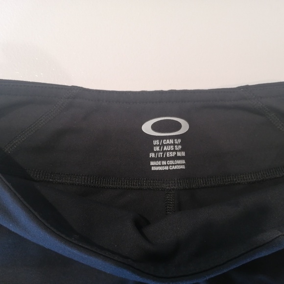 OAKLEY Training Cropped Leggings  NWOT - Picture 5 of 5